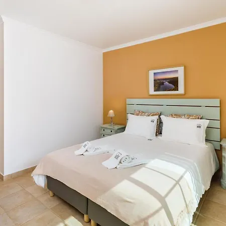 Falesia Ocean By The Portuguese Butler